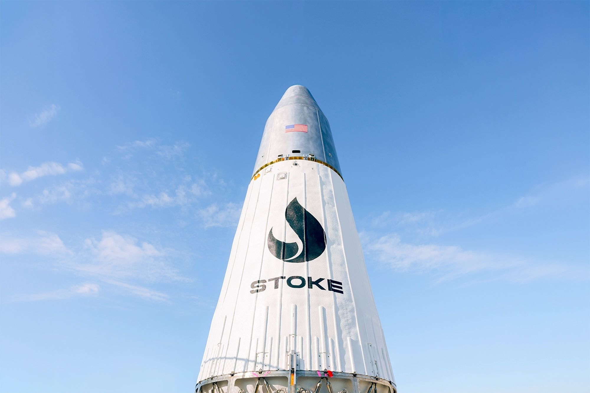Stoke Space-ის Nova Pathfinder-ის ზედა საფეხური ღია ცის ფონზე